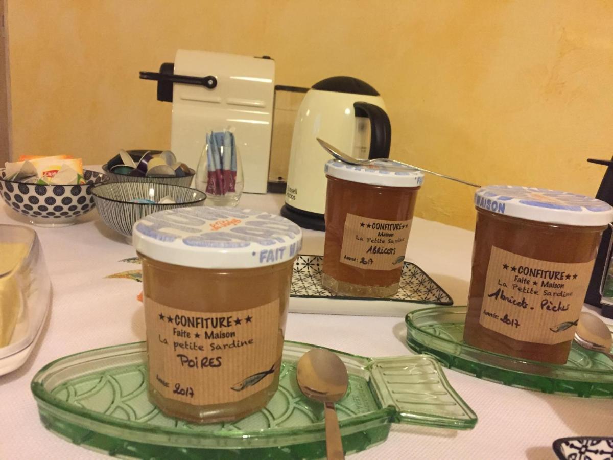 La Petite Sardine Acomodação com café da manhã Lirac Exterior foto
